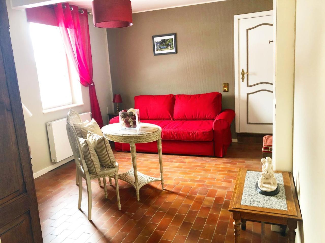 Hostellerie De La Chapelle Малмеди Екстериор снимка