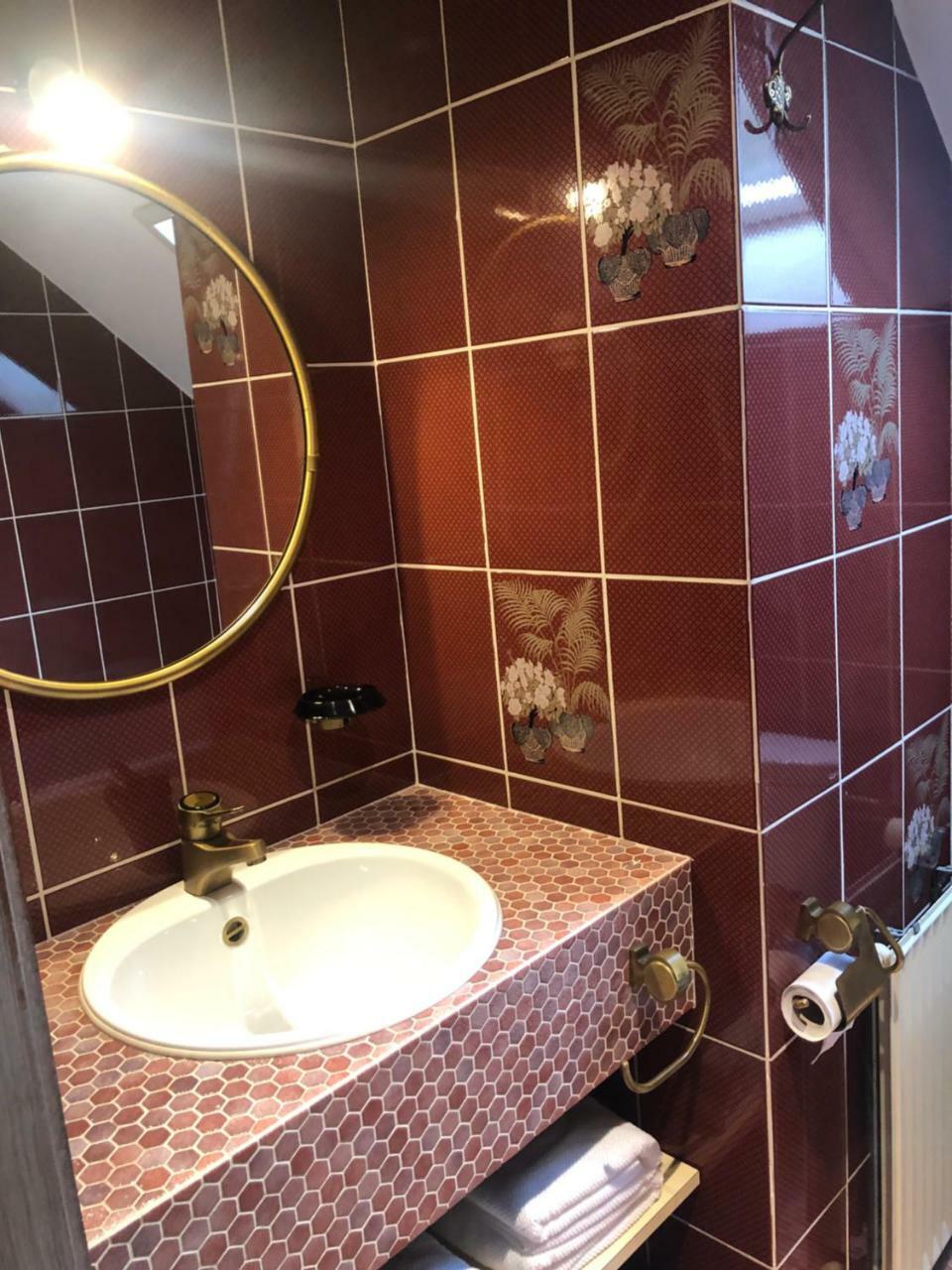 Hostellerie De La Chapelle Малмеди Екстериор снимка